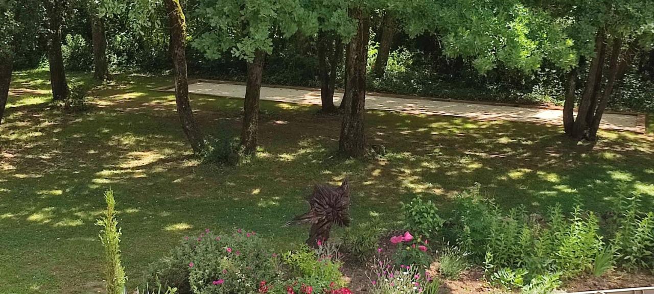 Aux Couleurs D'Esteil Sainte-Nathalène Kültér fotó